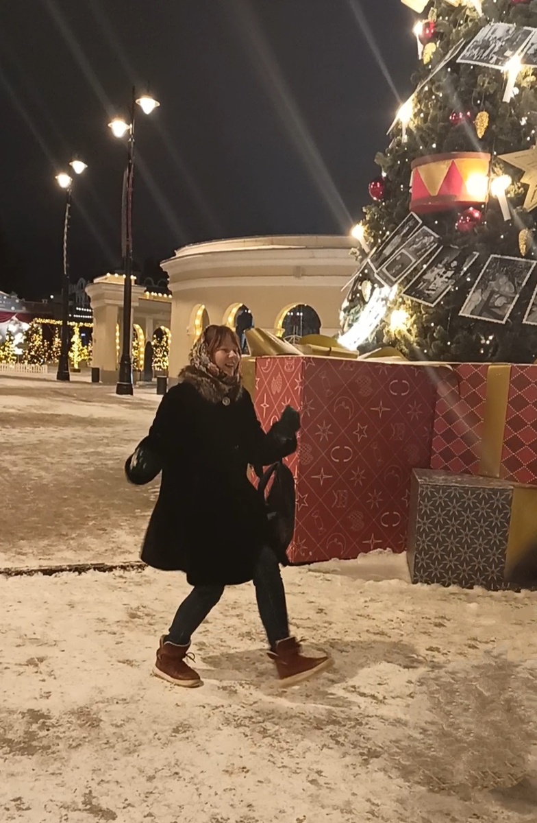 Отжигала тут не я, а моя сестра. Вечером покажу отпадное видео! Она тоже, как и я не любит себя сдерживать.