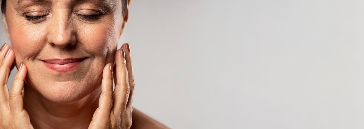 Морщины-марионетки формируются постепенно под влиянием комплекса возрастных изменений, накапливающихся с годами