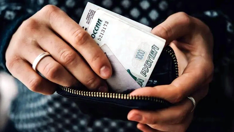 А пенсия 14458 ... я кто ??? ... Ни бедная и не богатая ...