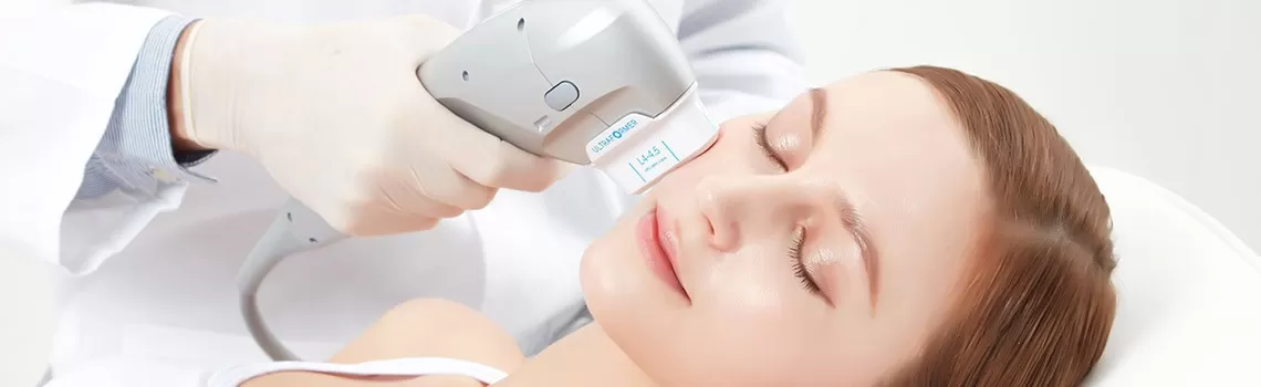 Результат ультраформера формируется постепенно за счёт уплотнения и перестройки тканей, давая естественный лифтинг без эффекта «резкой подтяжки».