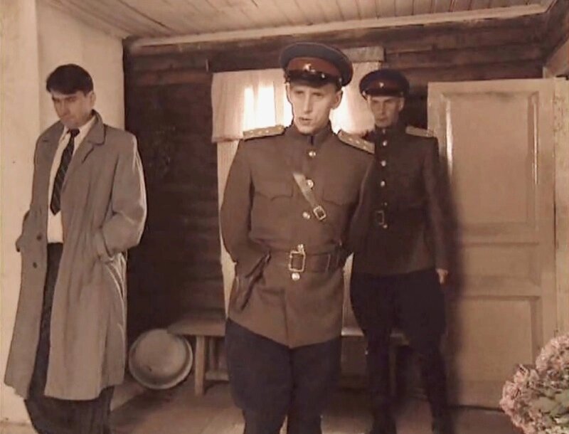    Дмитрий Поднозов (справа) в фильме «По имени Барон», 2001 г. Фото: кадр видео