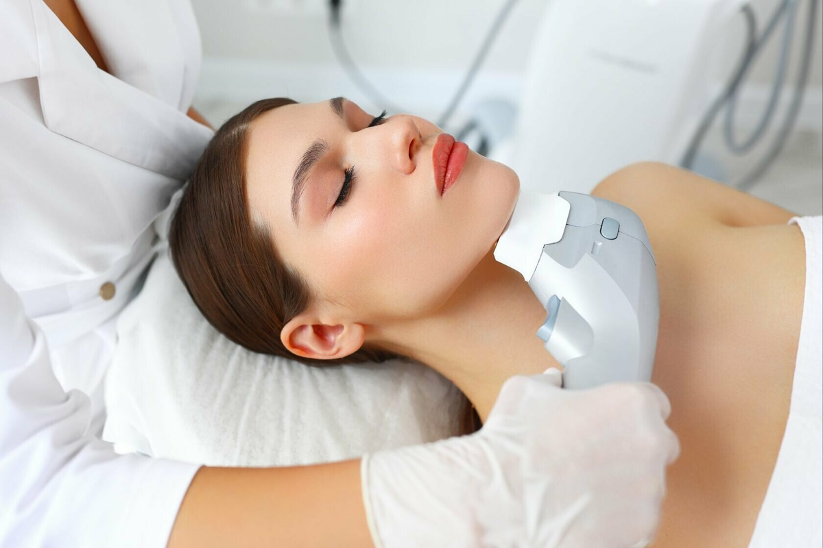 Качество ультраформера определяется опытом врача, индивидуальными протоколами и клиническим подходом, а не только наличием аппарата.