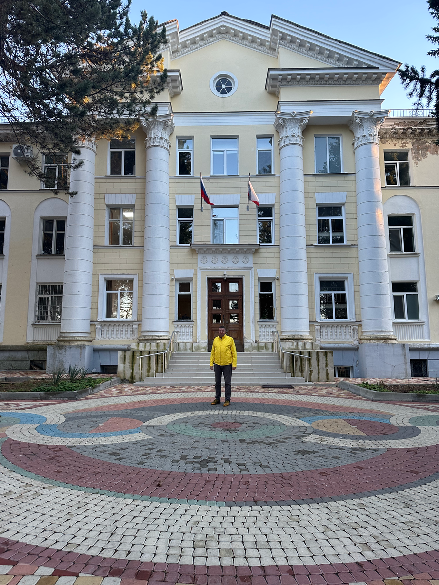 Главное здание обсерватории