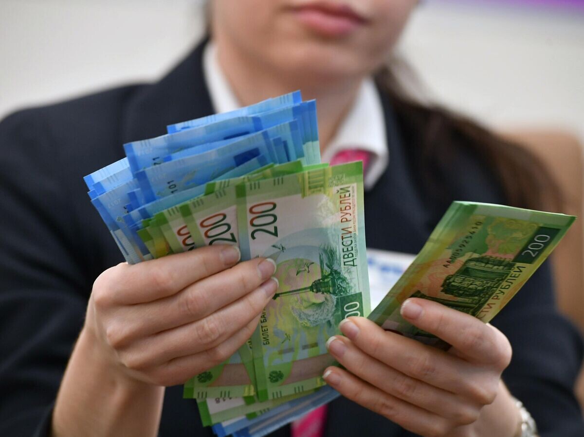    Российские рубли© РИА Новости . Михаил Воскресенский