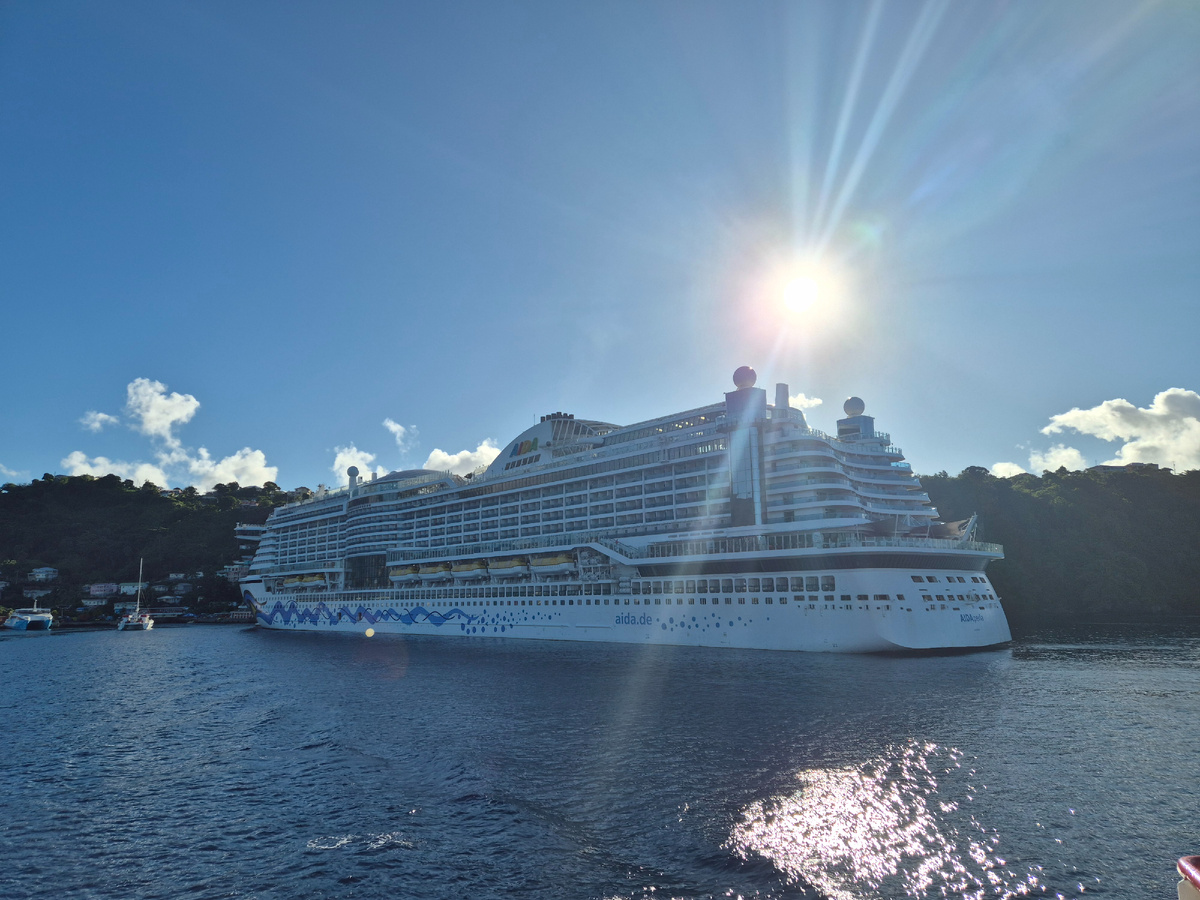 круизный немецкий лайнер "Аида перл"