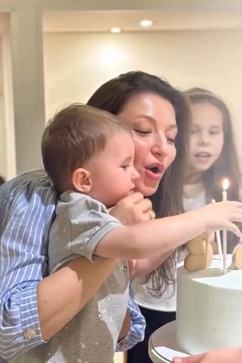    Инга Лепс с сыном Социальные сети