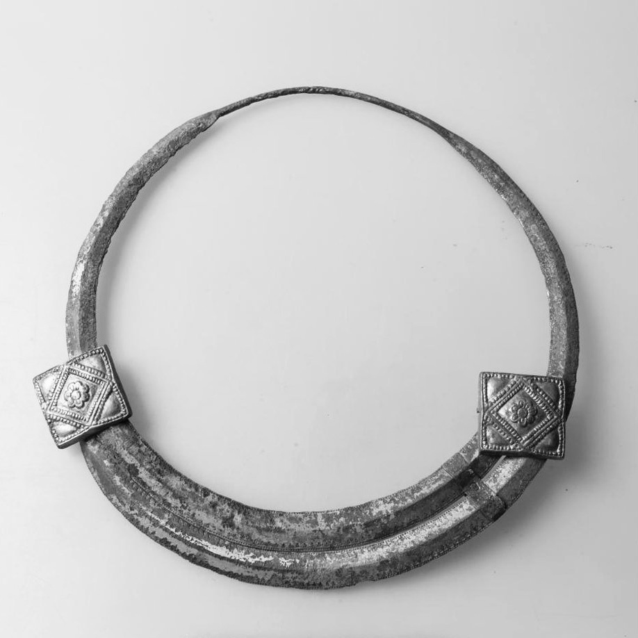 Гривна. Россия, Московская обл., Московский р-н, д. Спас Тушино, XI-XIII. Серебро.