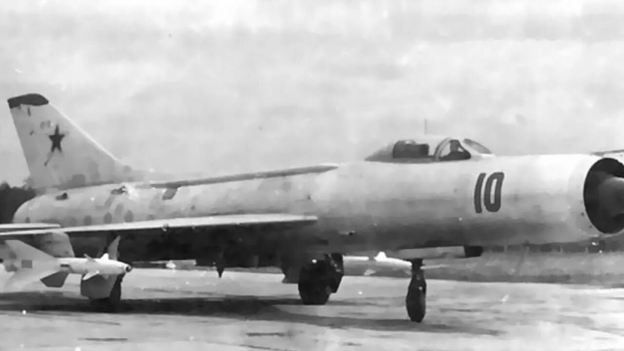 25.12.58г. состоялся первый полет истребителя Су-11