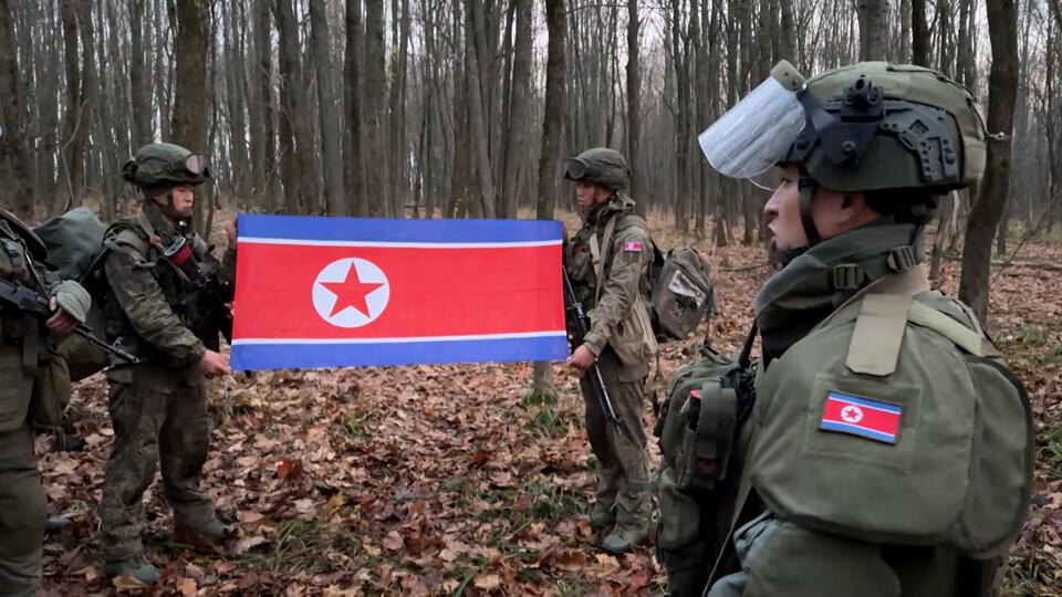     ЦТАК: Путин отметил героизм военнослужащих КНДР в Курской области РЕН ТВ