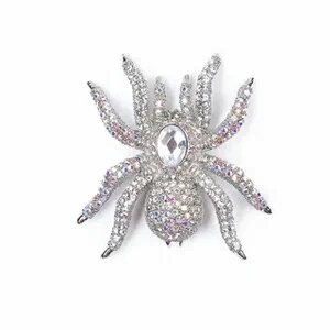 Пока искала стрекозок, то нашла и пауков самых разных. Ужасно и прекрасно?