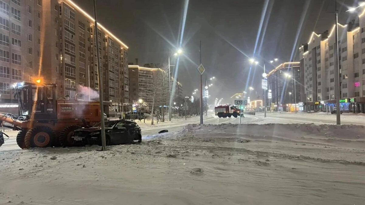    ДТП в Новом Уренгое произошло в ночь на 25 декабря. Фото: Госавтоинспекция ЯНАО