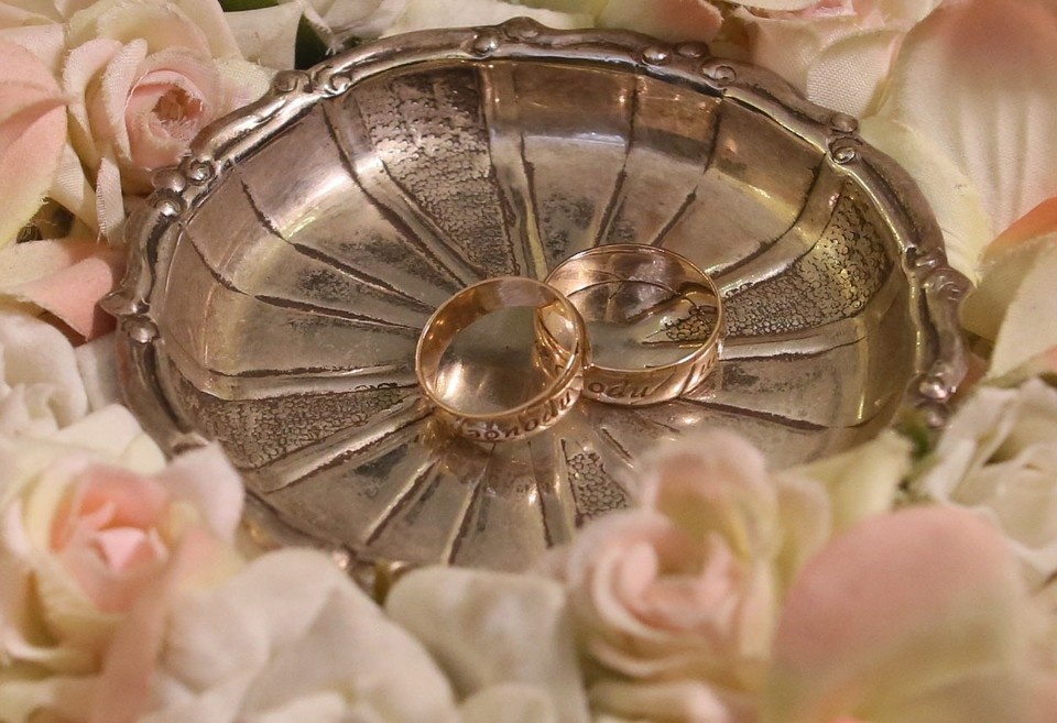    Отделы ЗАГС в Новосибирской области опубликовали график дежурств на новогодние праздники. Фото: Тимур ХАНОВ