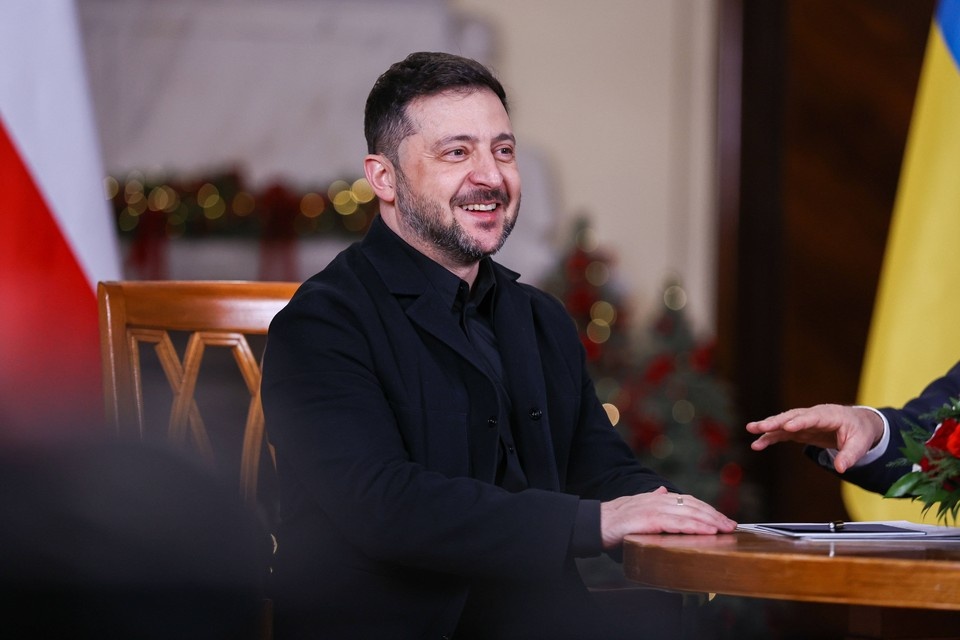    Экс-сотрудник ЦРУ Джонсон: Зеленский срывает переговоры словами о членстве в ЕС GLOBAL LOOK PRESS