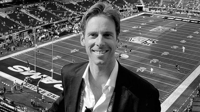 Дункан Маккензи-Макхарг. Обложка © Х / duncanmcmc