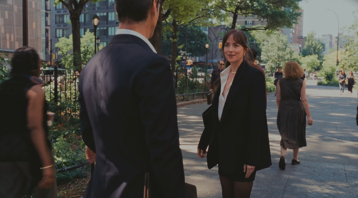 Фильм Материалистка 2025, в ролях: Дакота Джонсон, Педро Паскаль и Крис Эванс