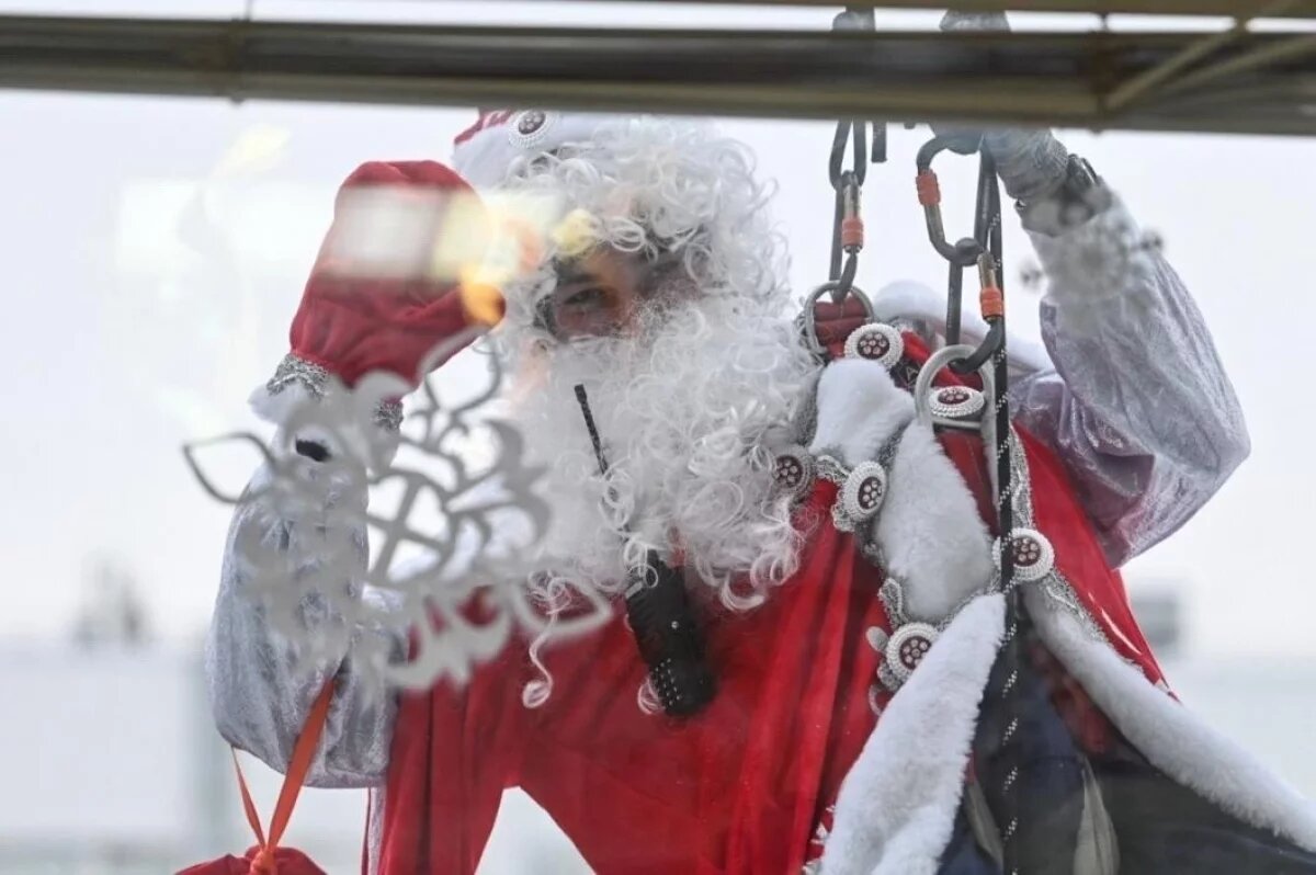    Деды Морозы спустятся с крыши к маленьким пациентам тюменской больницы