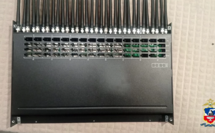 SIM-бокс . Фото: "МВД-Медиа"