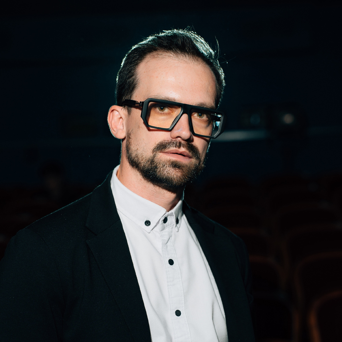 Работаю в реальной профессии, а не в инфобизнесе