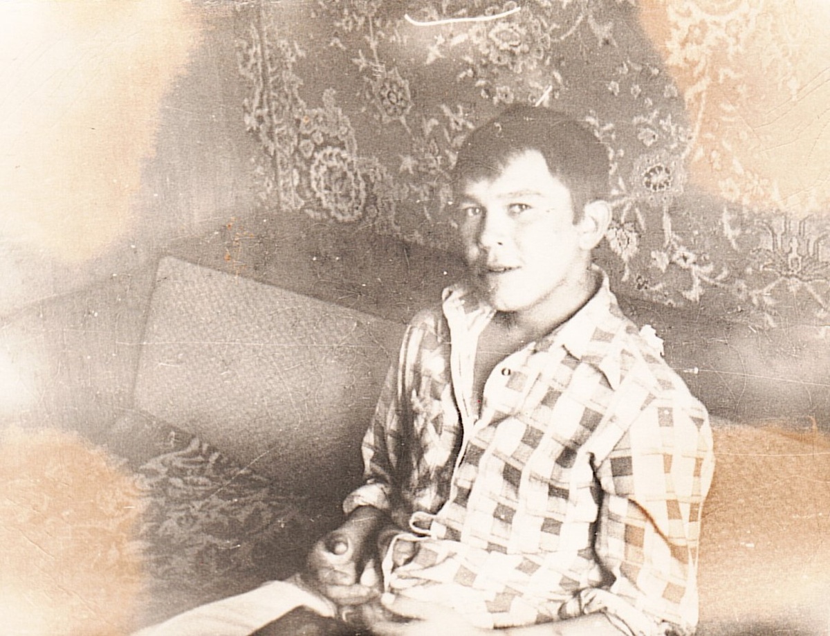 После службы в армии. Вёсёлый деловой парень