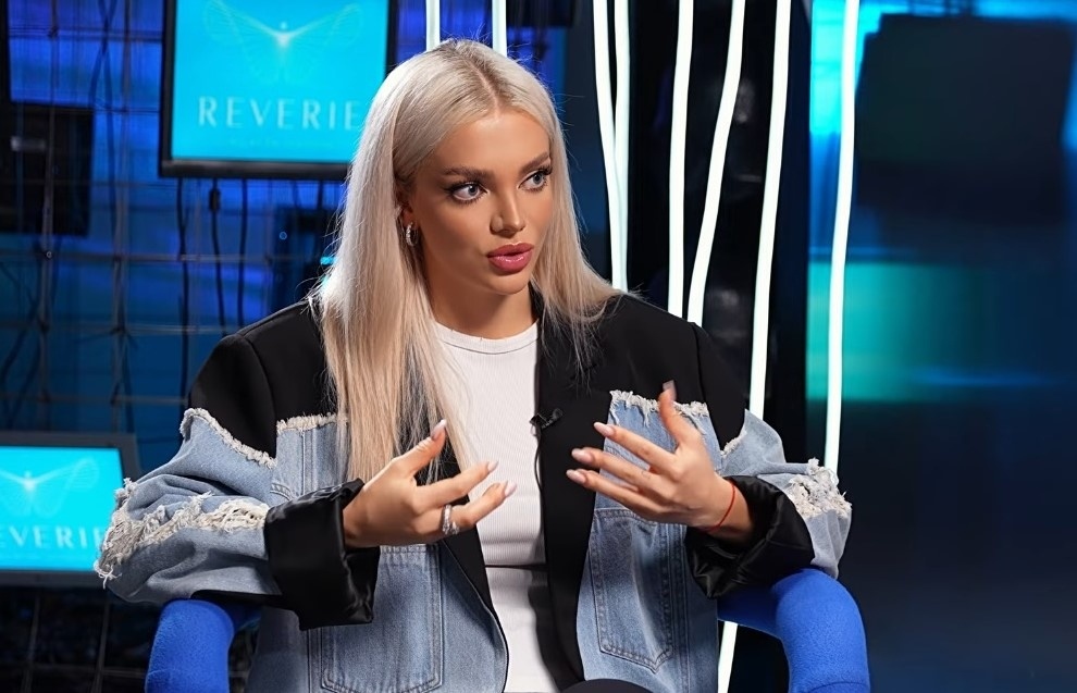    Екатерина Шкуро откровенно рассказала о пластических операцияхКадр из видео