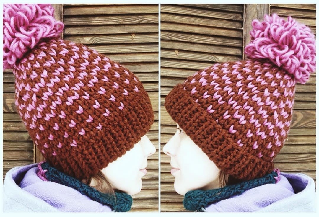 Шапка крючком с жаккардом 