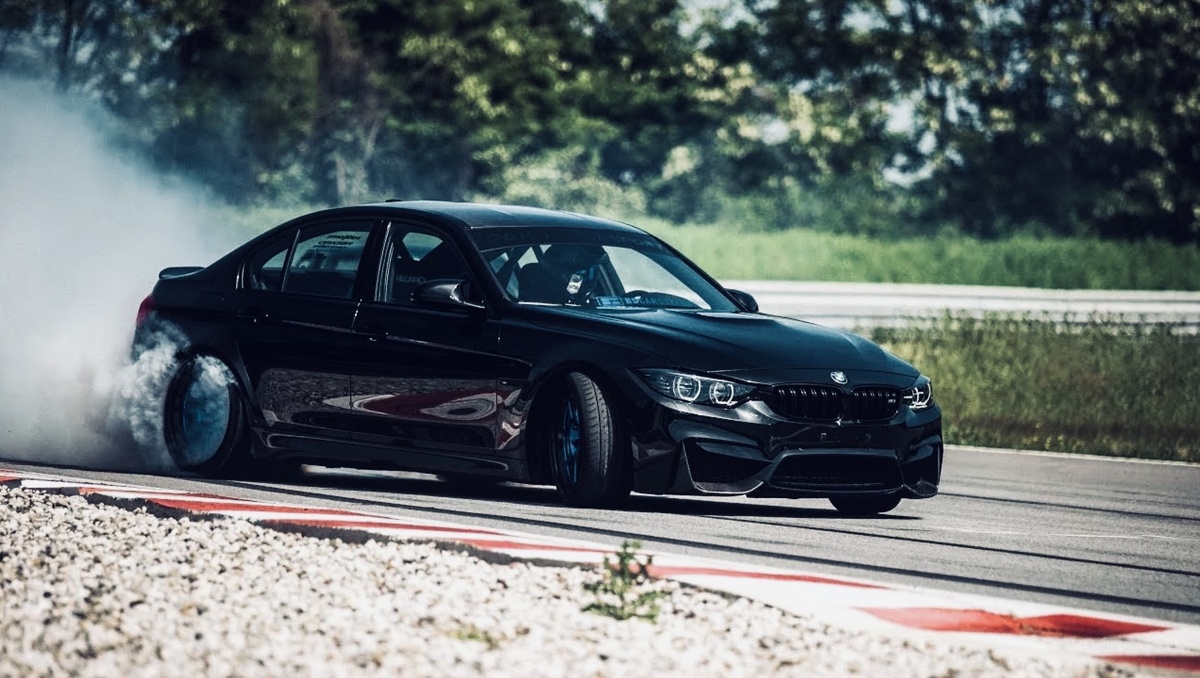 На троечке. Во влажных мечтах