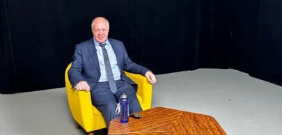    Григорий Владимирович Прутцков — профессор Института медиа НИУ ВШЭ, бывший доцент МГУ, исследователь зарубежных СМИ, доктор филологических наук, член Союза журналистов России, академический директор Школы журналистики имени Владимира Мезенцева, рассказал в интервью Школе журналистики имени Владимира Мезенцева о противостоянии России и Запада в информационной сфере. Максим Сахаров