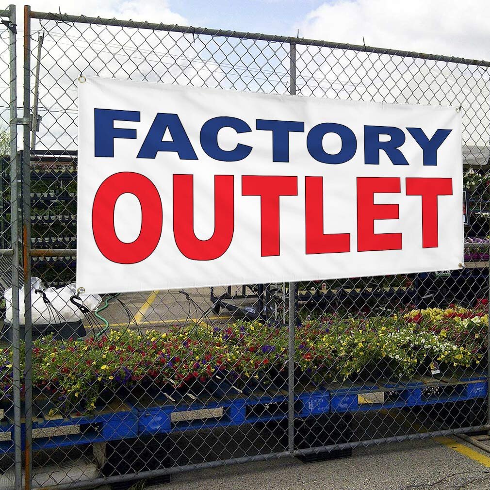 Описание: Баннер на фасаде промышленного предприятия с понятным сообщением.
Источник: Unsplash