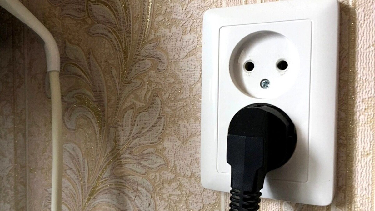    Заряжает телефоны: где отключат свет 25 декабря в Волгограде   1MI