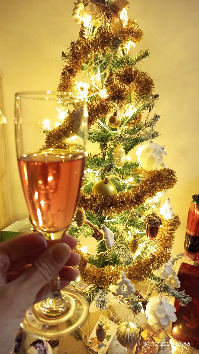 Компотик вишнёвый, очень вкусный.