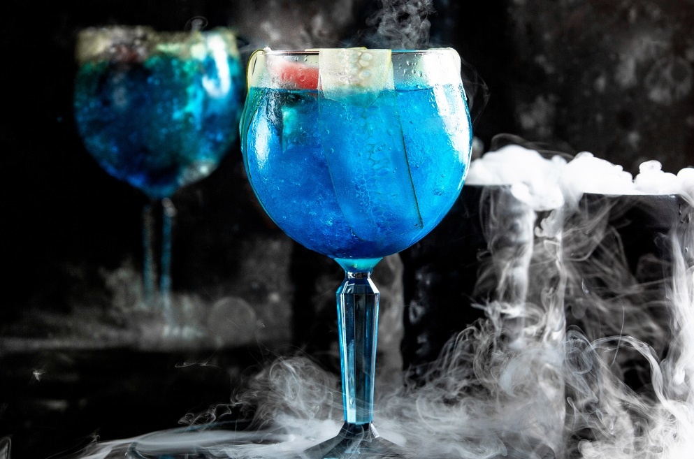    Жидкий азот часто используется для охлаждения различных предметов