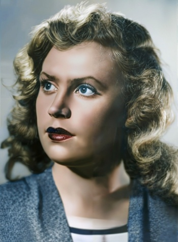 Антониныа Максимова