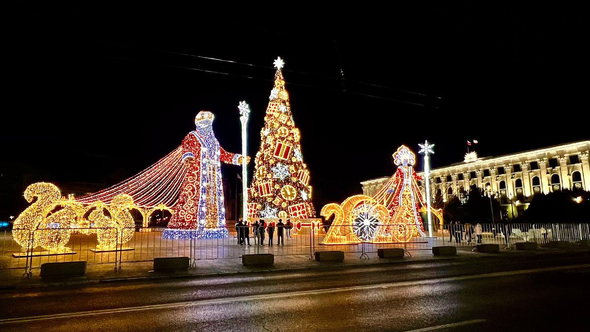 Симферополь, площадь Ленина, декабрь 2025. Фото Пётр Тагинцев