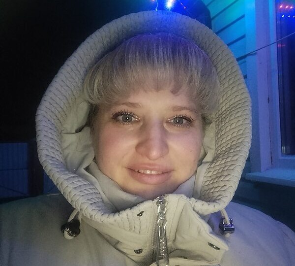 Мне 41 год. Он всегда критиковал моих подруг: 'Они тебе не пара'. Постепенно я отдалилась ото всех. Осталась одна. Тогда он сказал: 'Видишь,