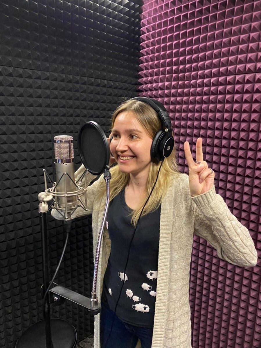 Пою, пока поётся )) Но это просто фотка такая, на самом деле я не пою 🤭