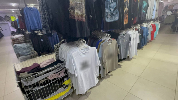    В Кирове изъяли поддельную одежду и обувь на 10 миллионов рублей