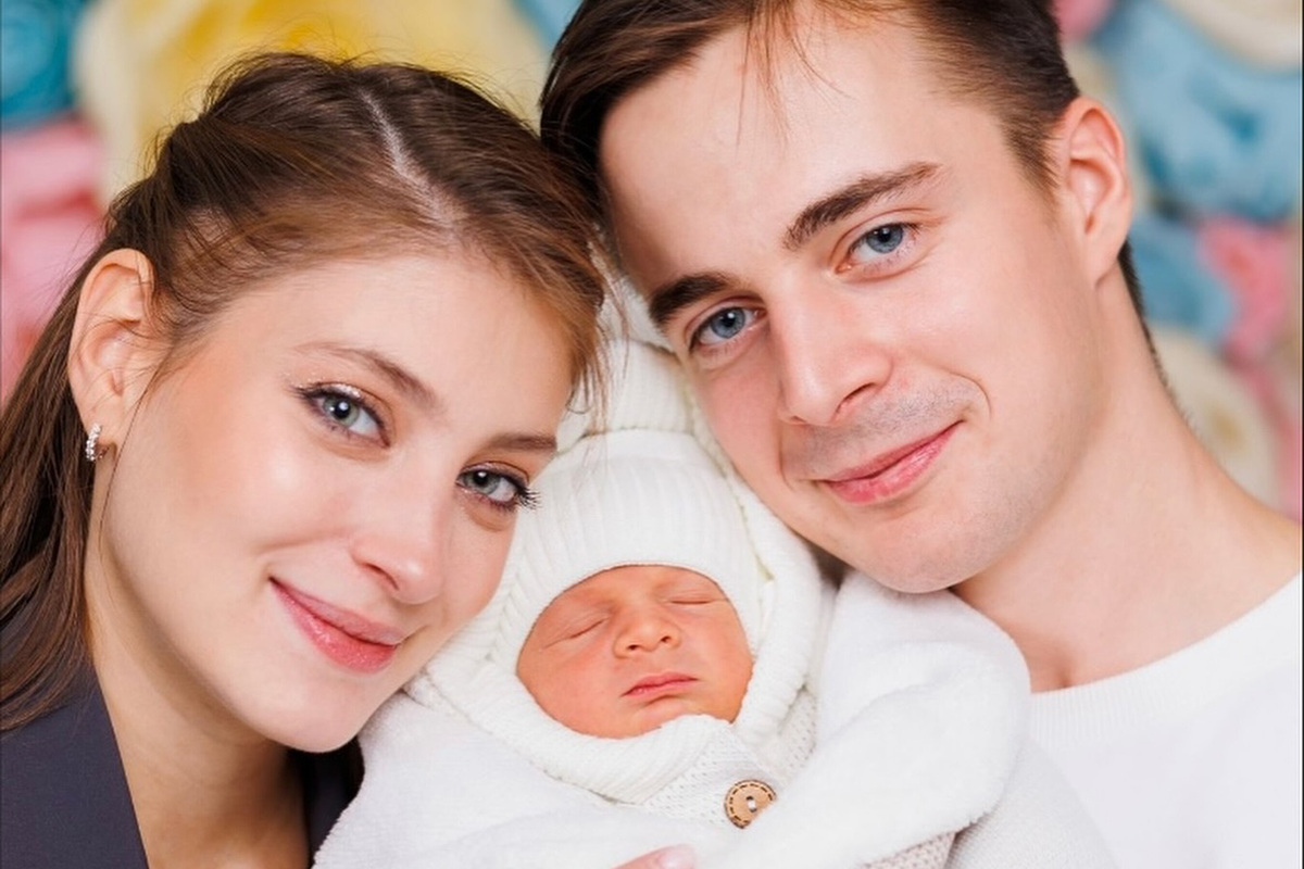     «Вылитый Гоша»: Алена Косторная показала нежные снимки с мужем с маленьким сыном