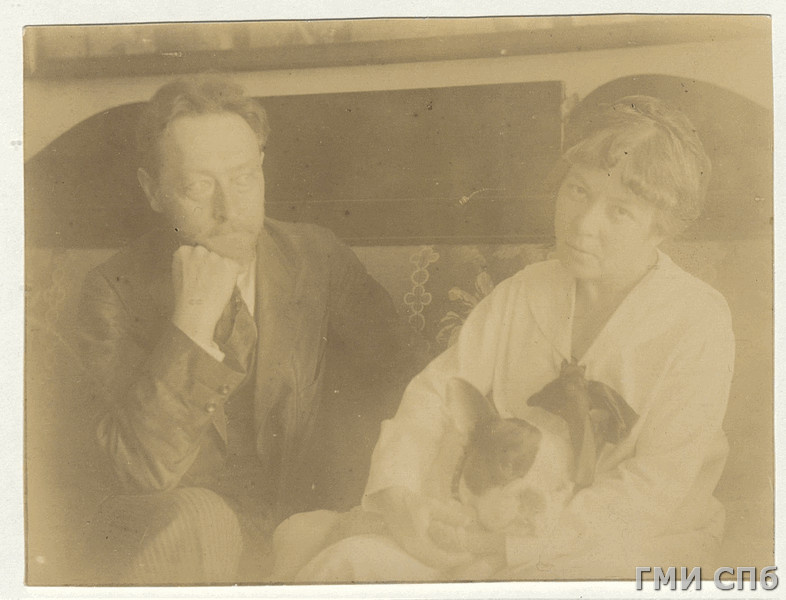 Супруги с питомцем. Фото из собрания Государственного музея истории Санкт-Петербурга