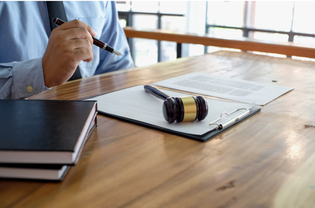 Судебный приказ и исполнительный лист: в чем разница и что делать должнику при их получении