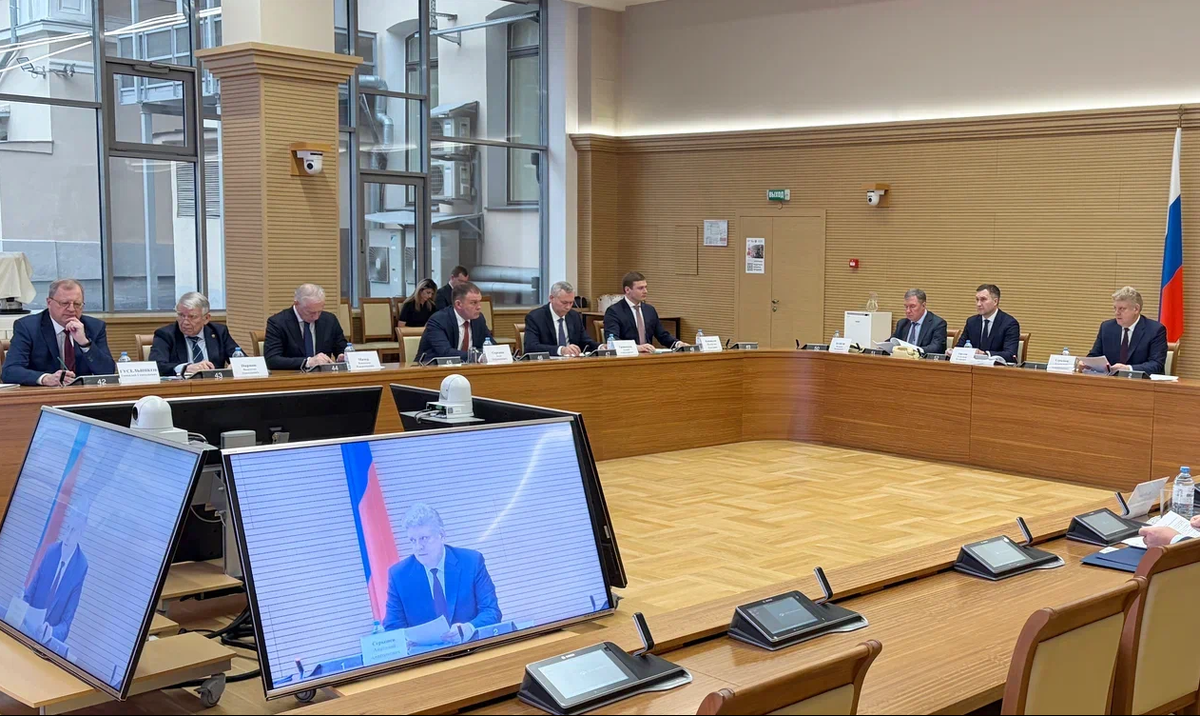     Михаил Котюков принял участие в совещании под руководством Анатолия Серышева