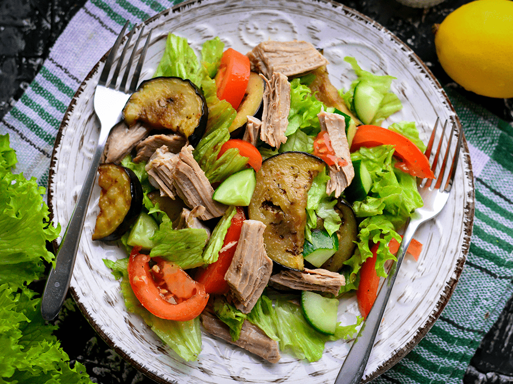 Тёплый салат с говядиной и печёными овощами