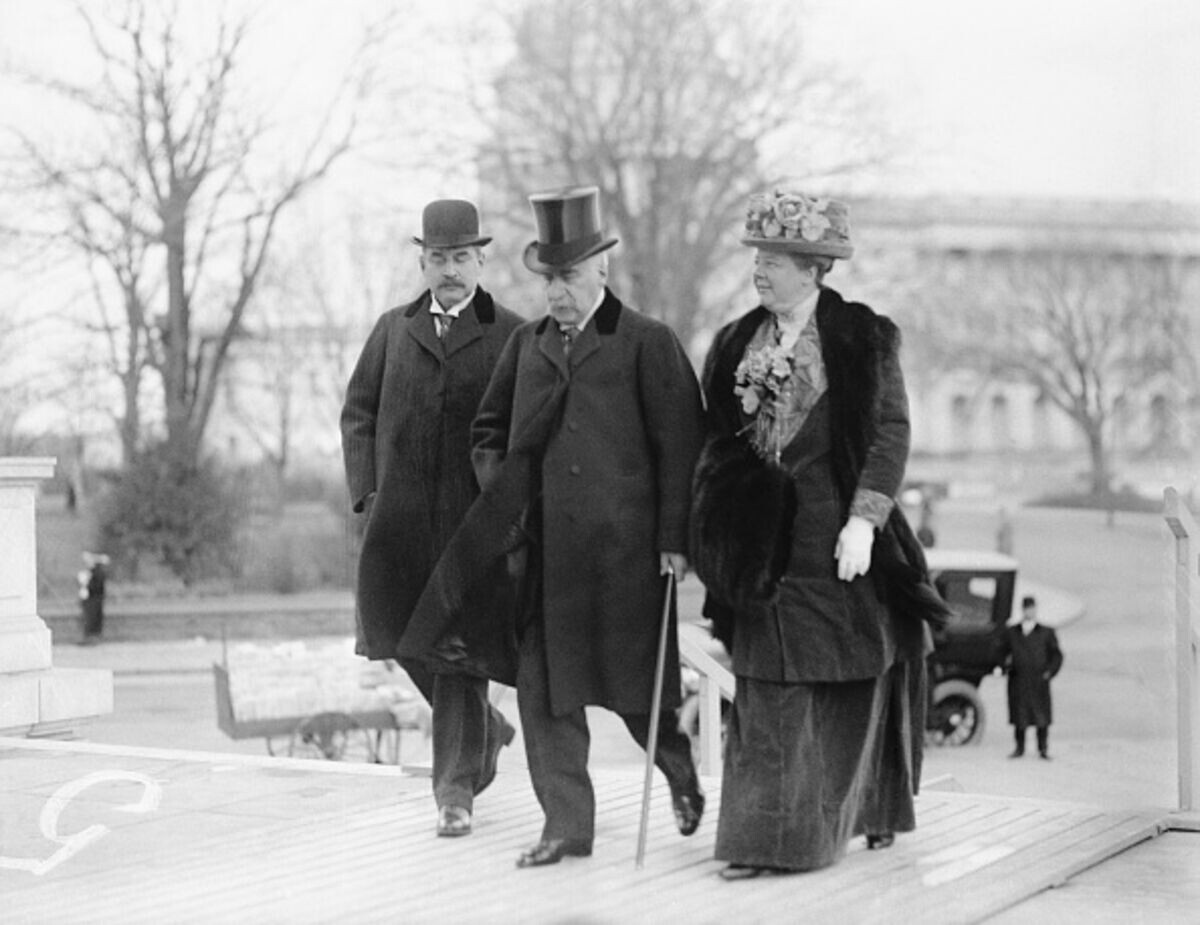 Джон Морган Старший с сыном  фото из rg.ru