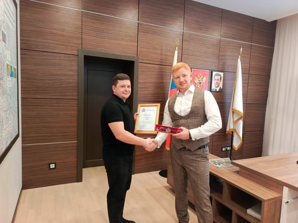    Водителя нижегородского автобуса №78 наградили за помощь пассажиру