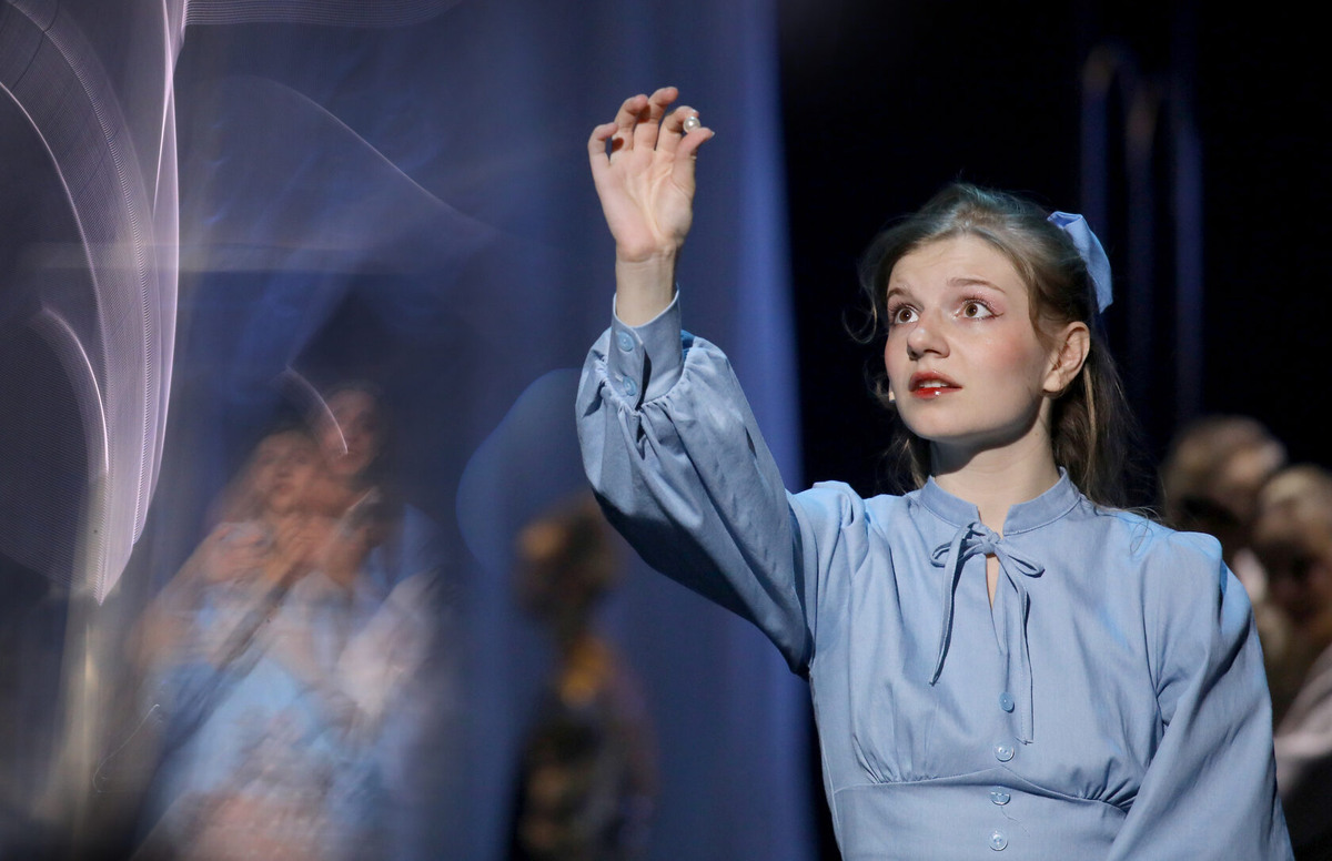 Александра Бутакова в спектакле "Принцесса на горошине", 2025 г. Фото автора.