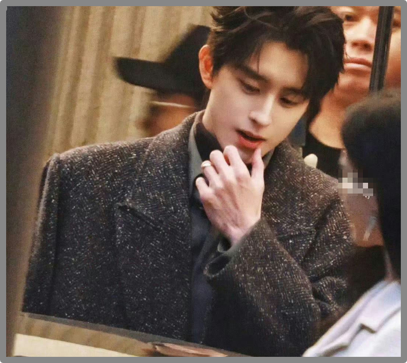 Актер Ао Жуйпэн