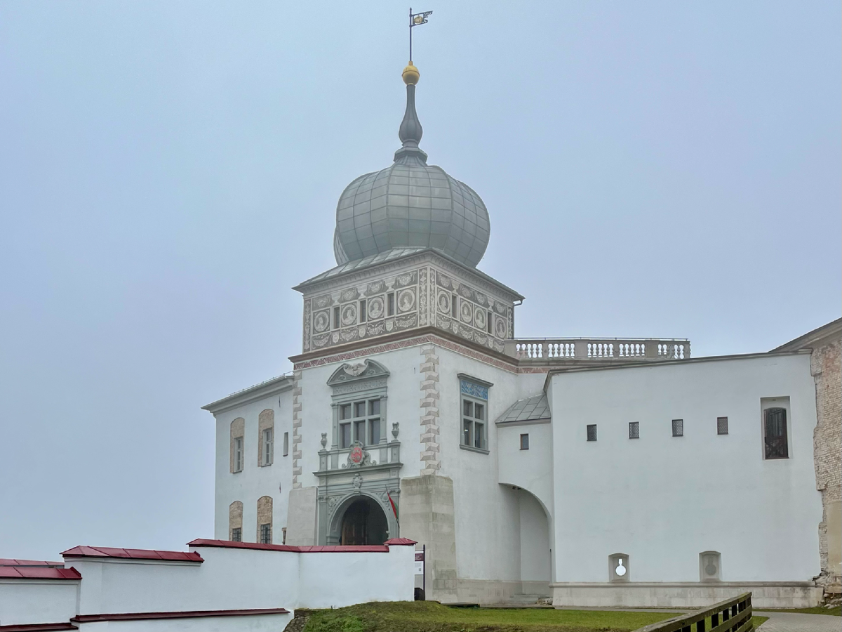 Старый замок, единственная сохранившаяся королевская резиденция на территории Беларуси. Сегодня в стенах замка располагается Гродненский государственный историко-археологический музей. --≥
