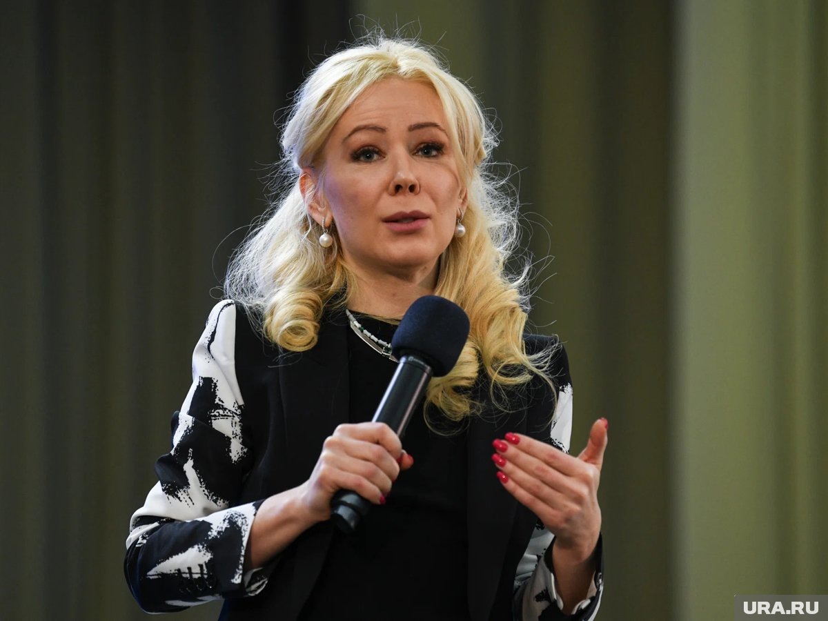     Мизулина заявила, что другие школьники смеялись над ситуацией с их учителем