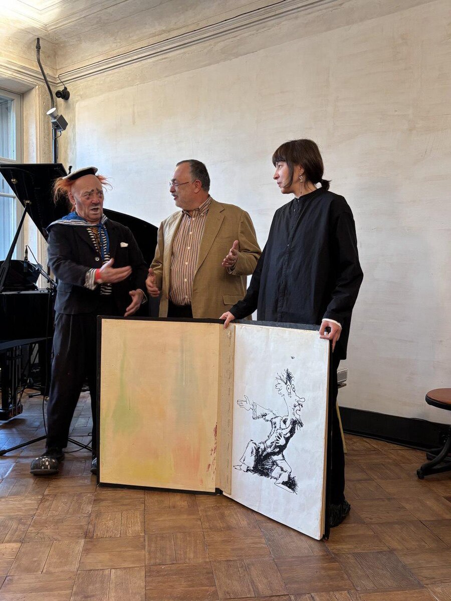 ЕВГЕНИЯ ГЕРШКОВИЧ📷В день открытия музея книга спустя 20 лет вернулась к создателю