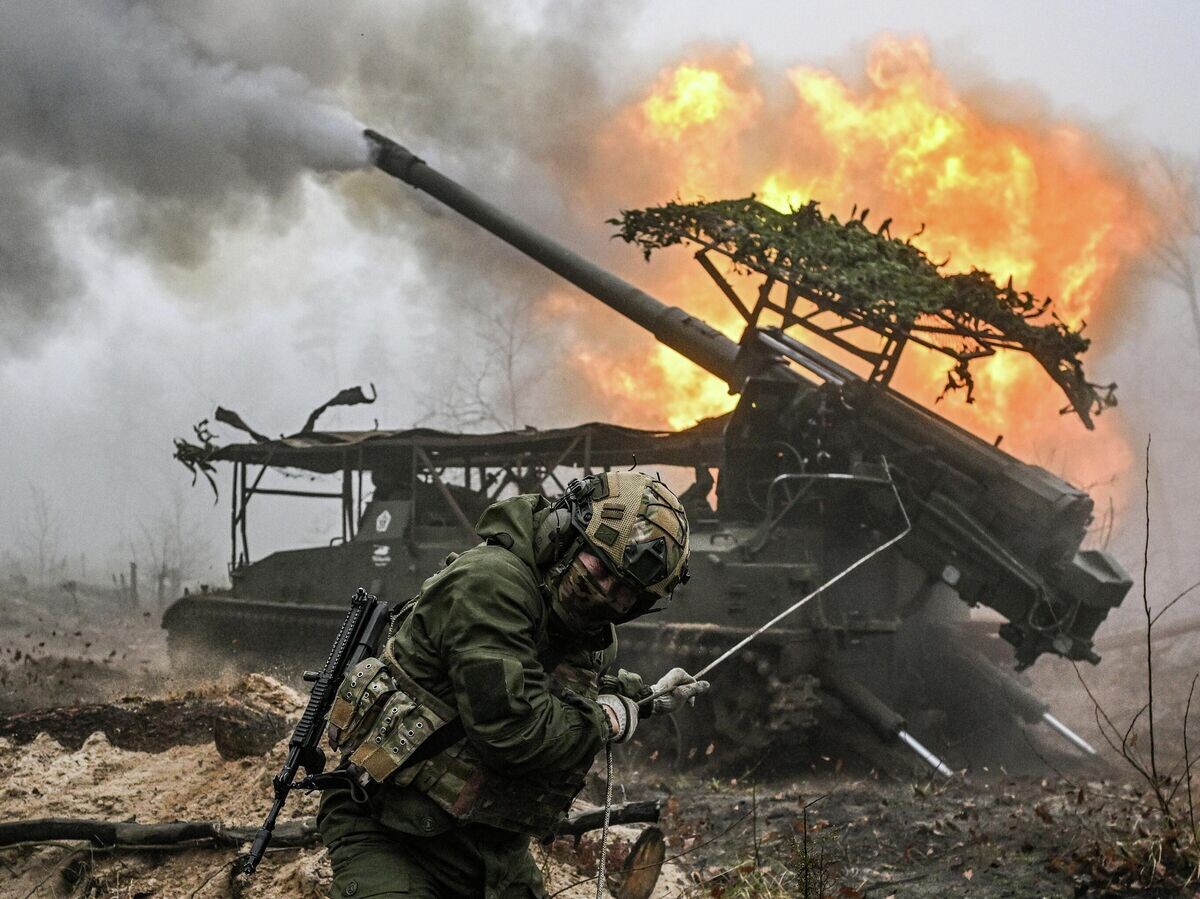    Боевая работа артиллерийского расчета САУ "Гиацинт-С" в зоне СВО | © РИА Новости / Сергей Бобылев