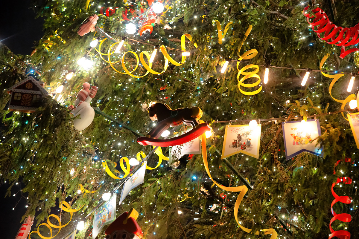 украшения ёлки на Дворцовой площади